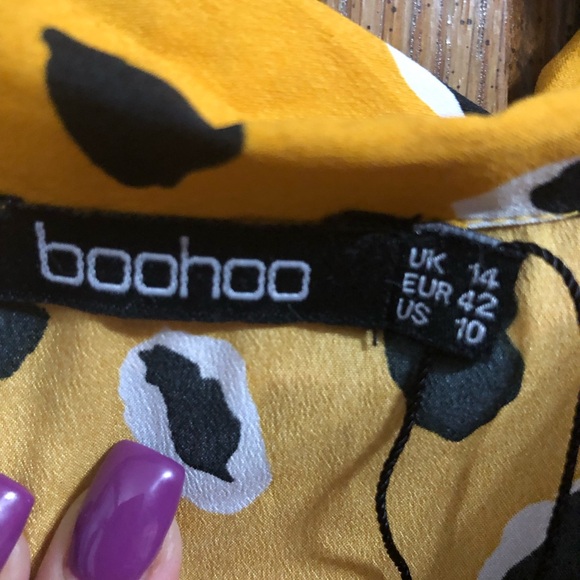 Woman’s boohoo Top - Picture 5 of 14